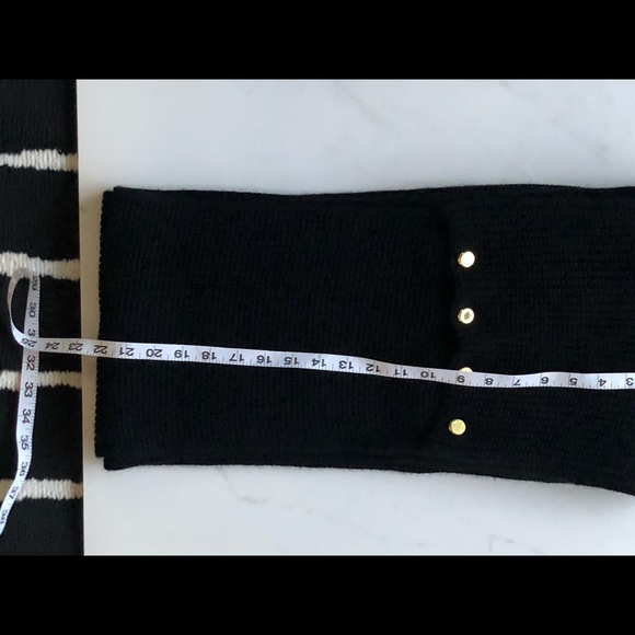 Michael kors scarf - Picture 5 of 6